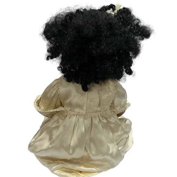 Gay Boassy 1999 Halle #1201 Porcelain African American Tender Toddlers 22